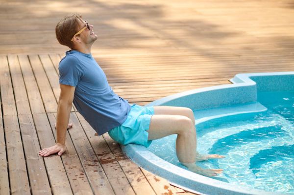 Les meilleurs matériaux pour une piscine à copeaux